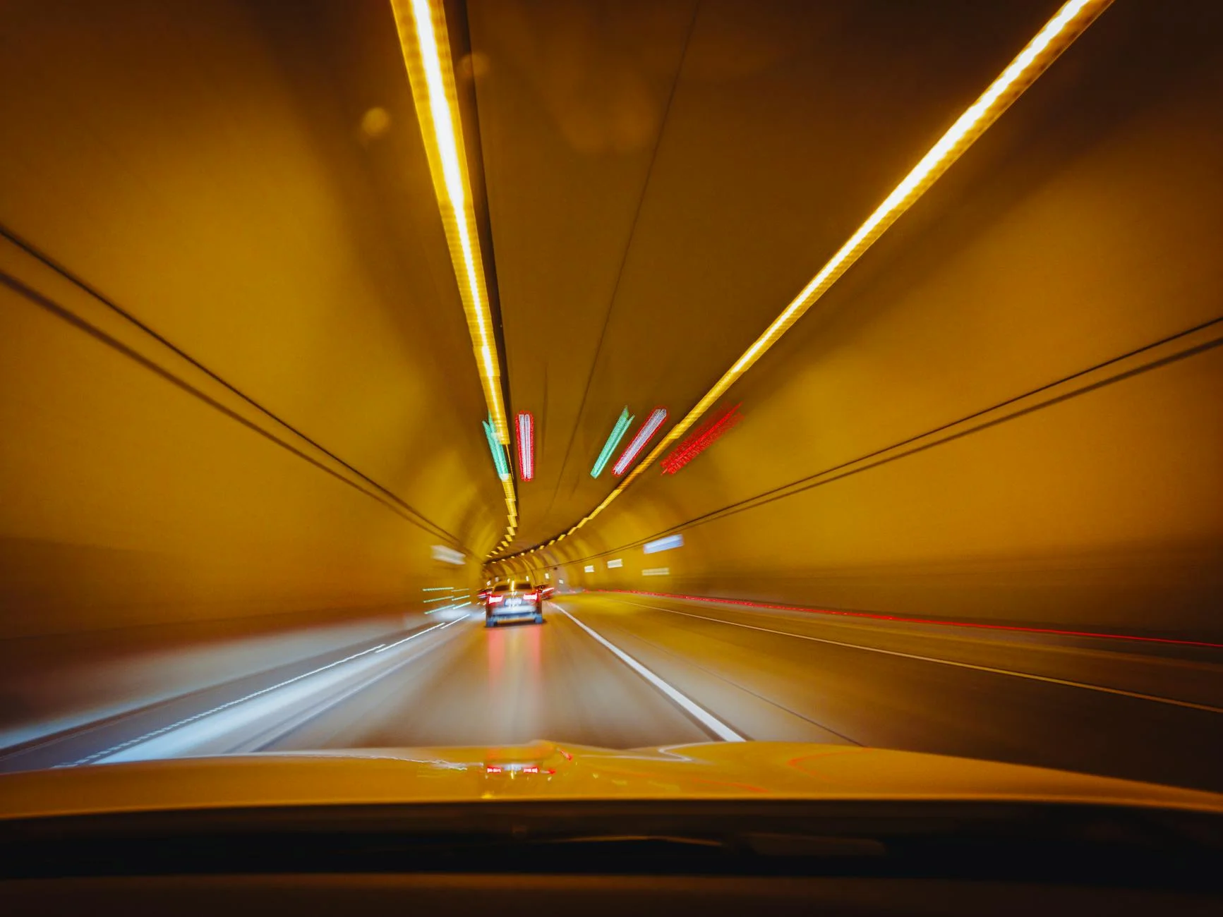 Need for Speed Most Wanted 2005 night city police chase highway