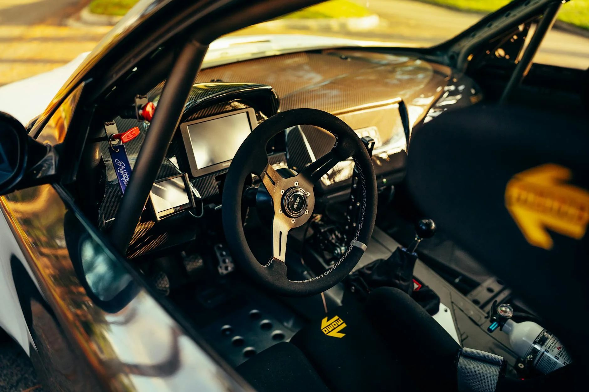 Need for Speed Porsche Unleashed classic racing driver cockpit view