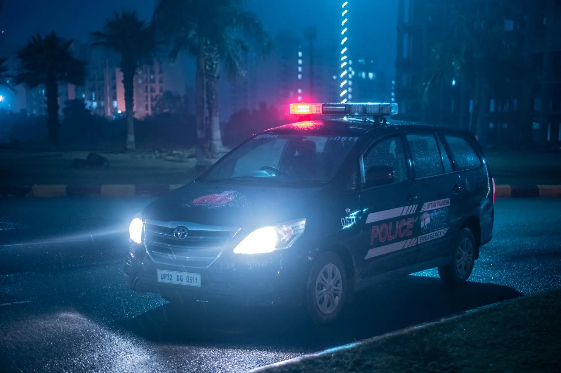 Need for Speed Rivals police chase night rain wet road