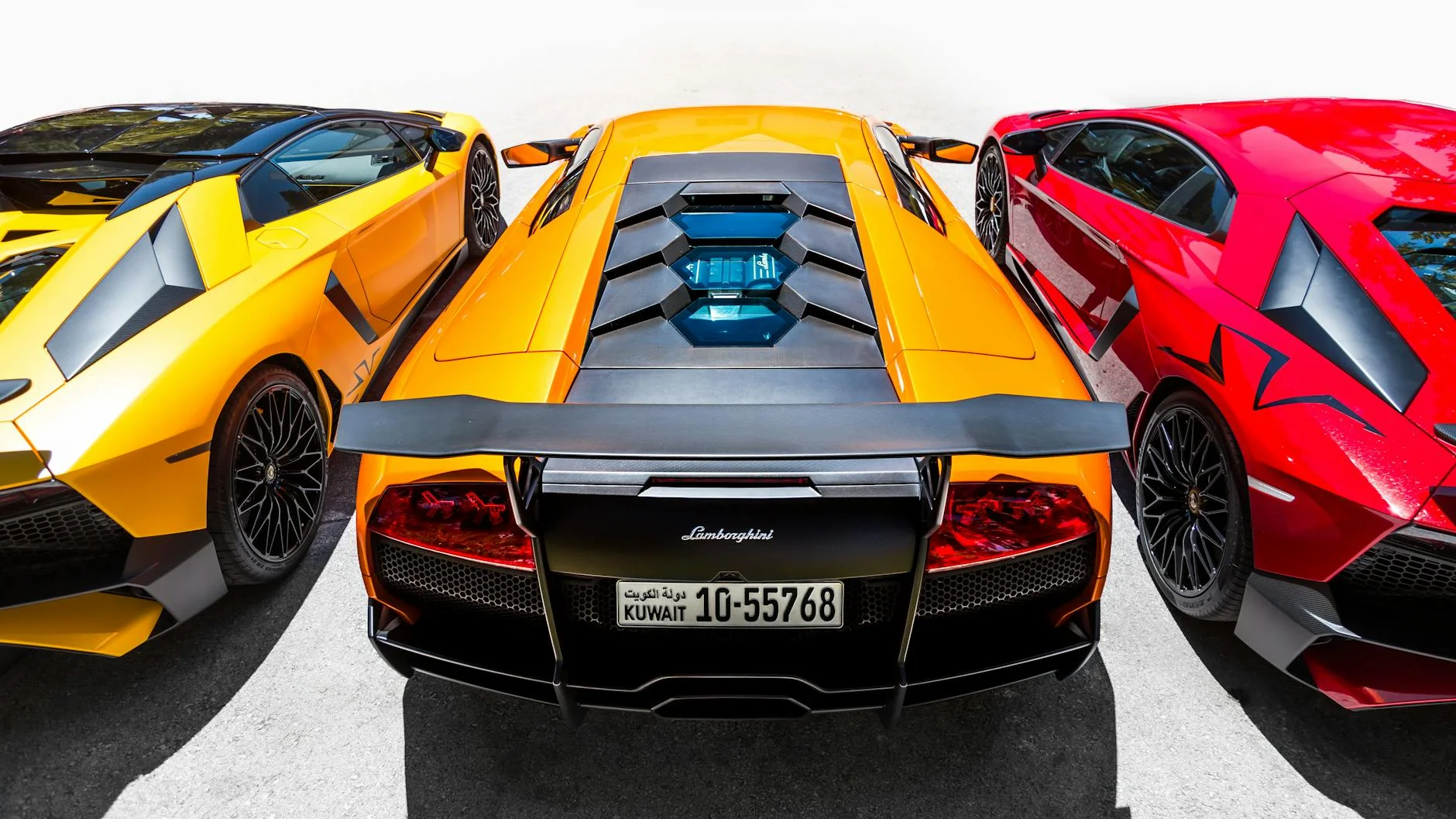 Лицензированные автомобили в Need for Speed: как EA договаривалась с автопроизводителями и почему некоторые машины исчезали из серии