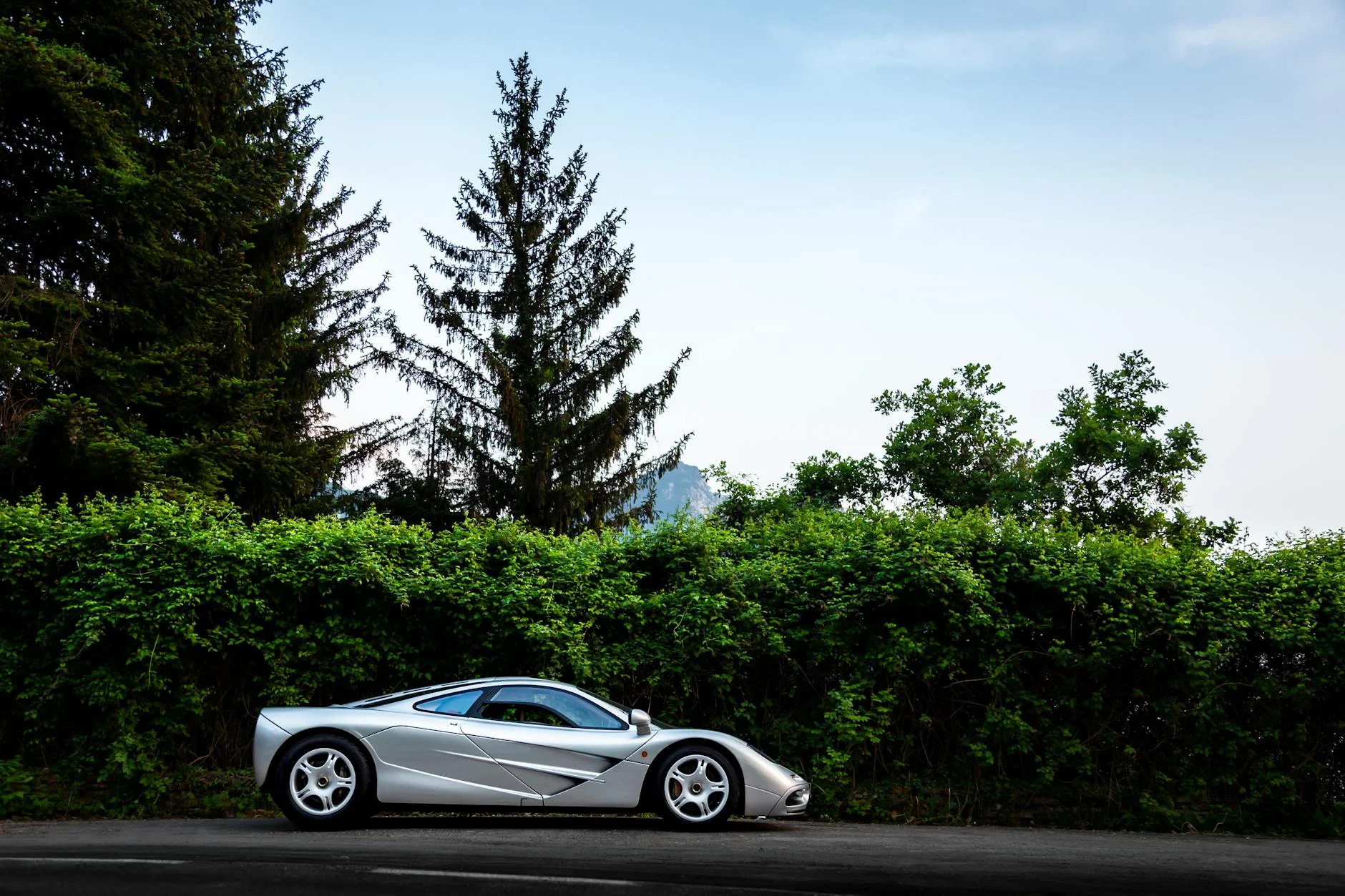 McLaren F1 supercar vintage 1990s track speed