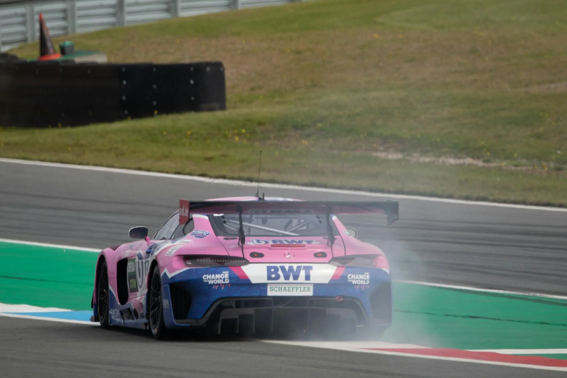 Аеродинаміка в NFS: як спойлери, бампери та дифузори впливають на притискну силу та керованість