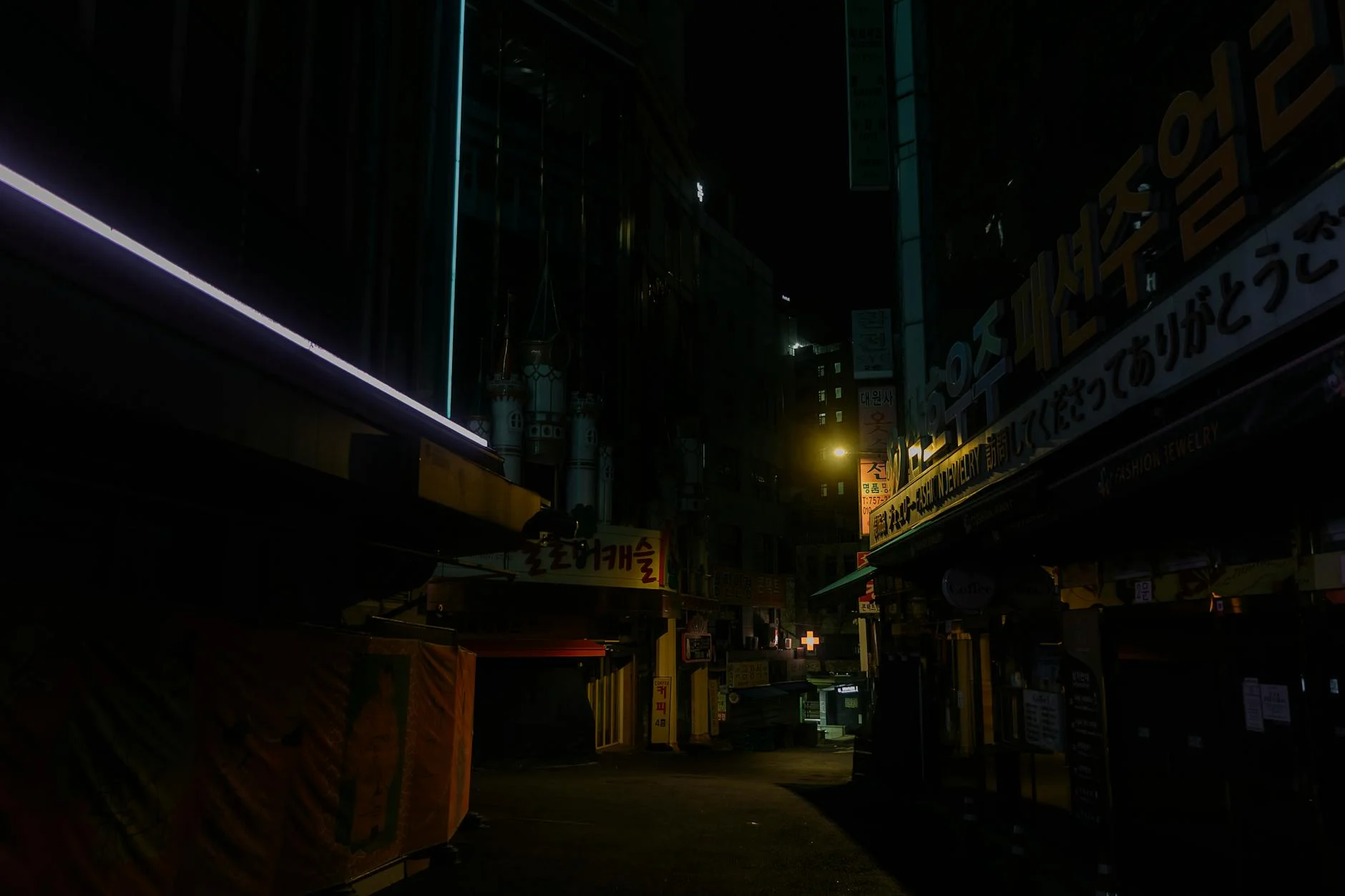 underground street racing neon lights city night