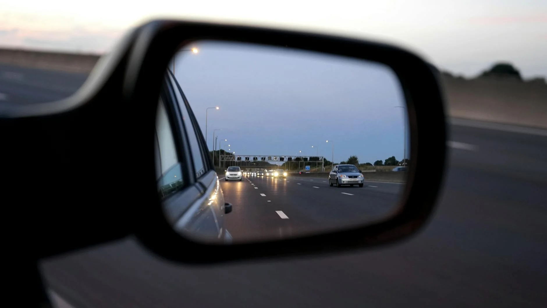 Need for Speed Rivals police chase highway traffic cars