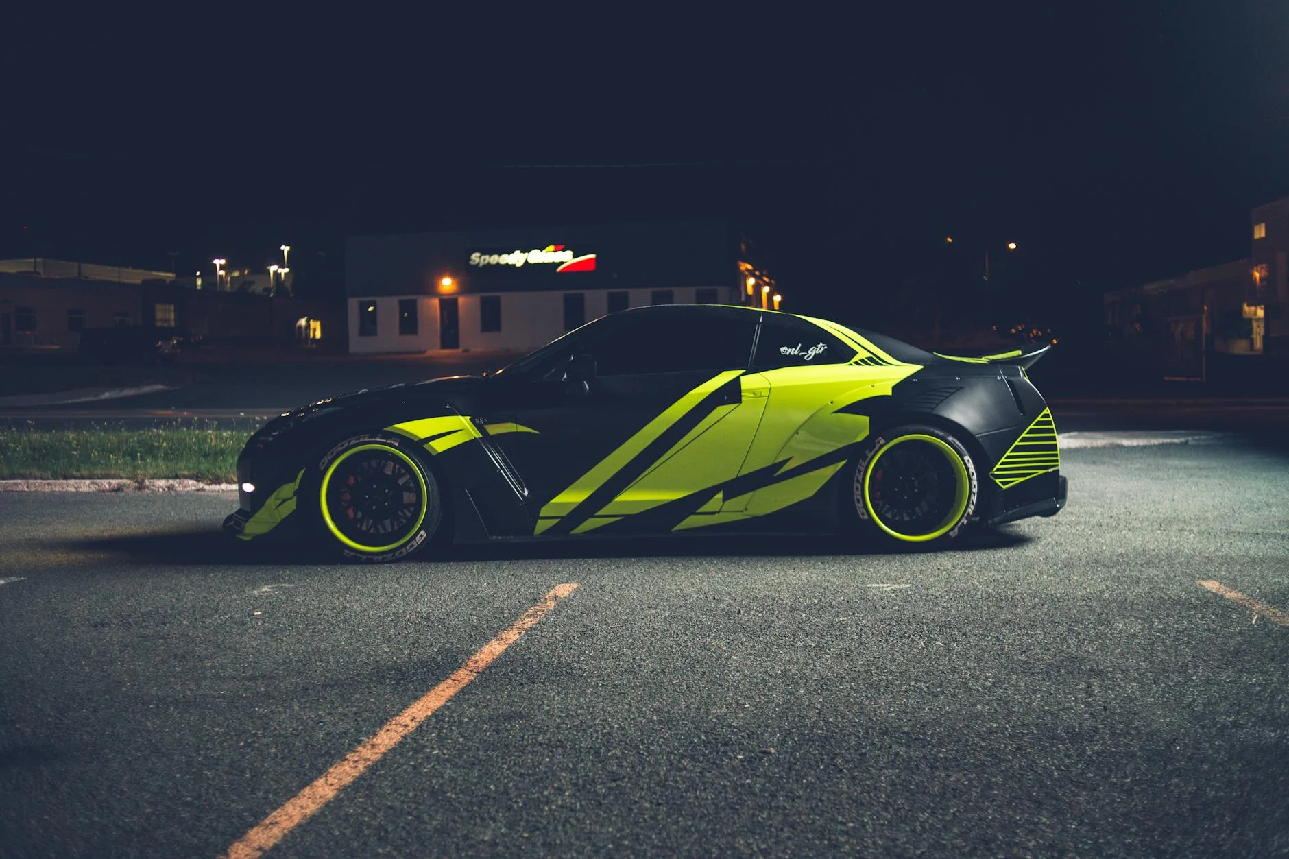 Need for Speed Heat Palm City night racing neon lights