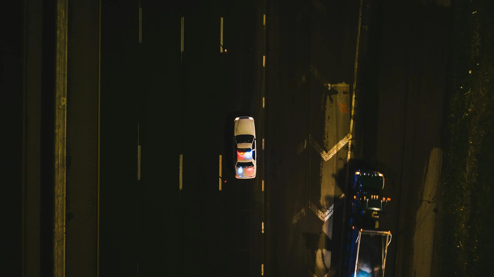 Need for Speed Hot Pursuit 1998 classic police chase mountain road