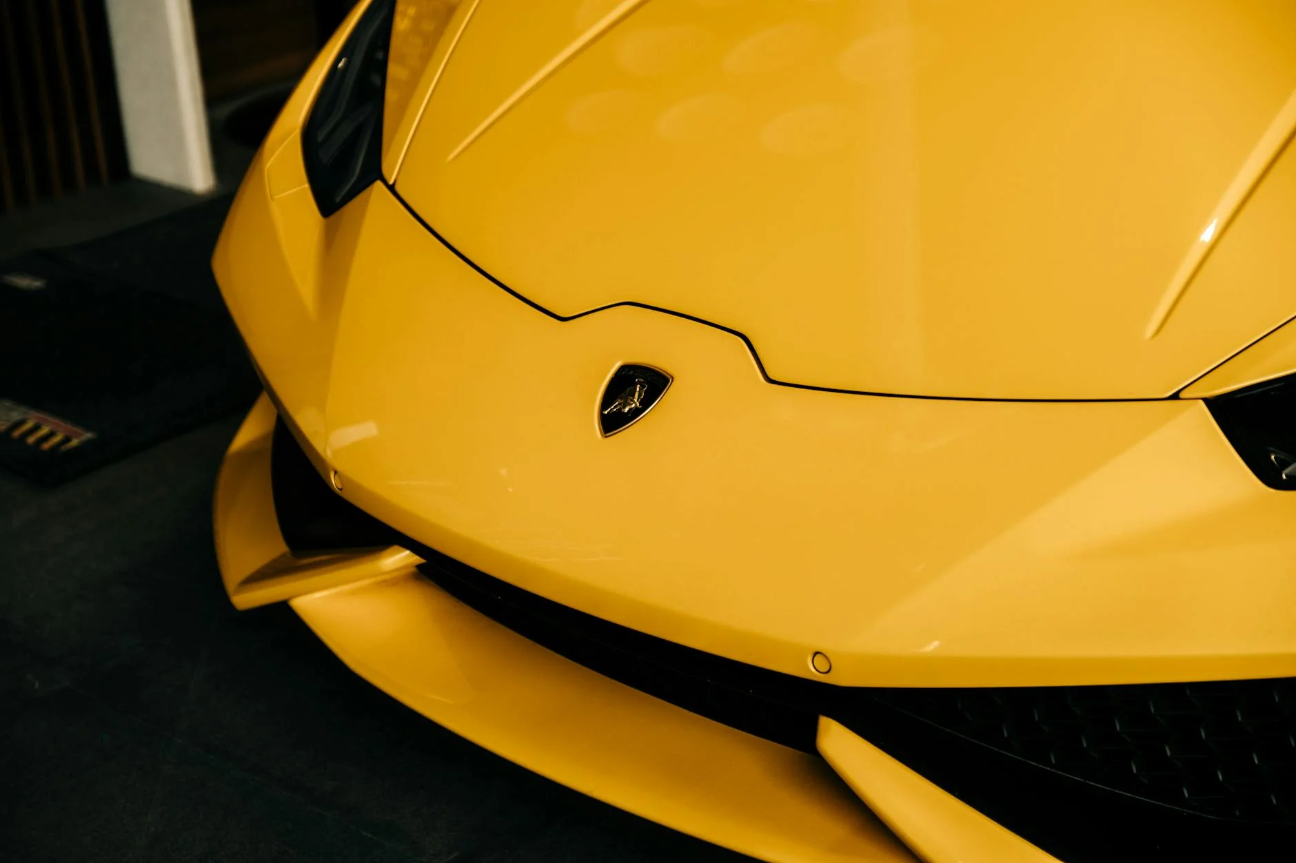 Lamborghini Diablo VT 1994 supercar side view