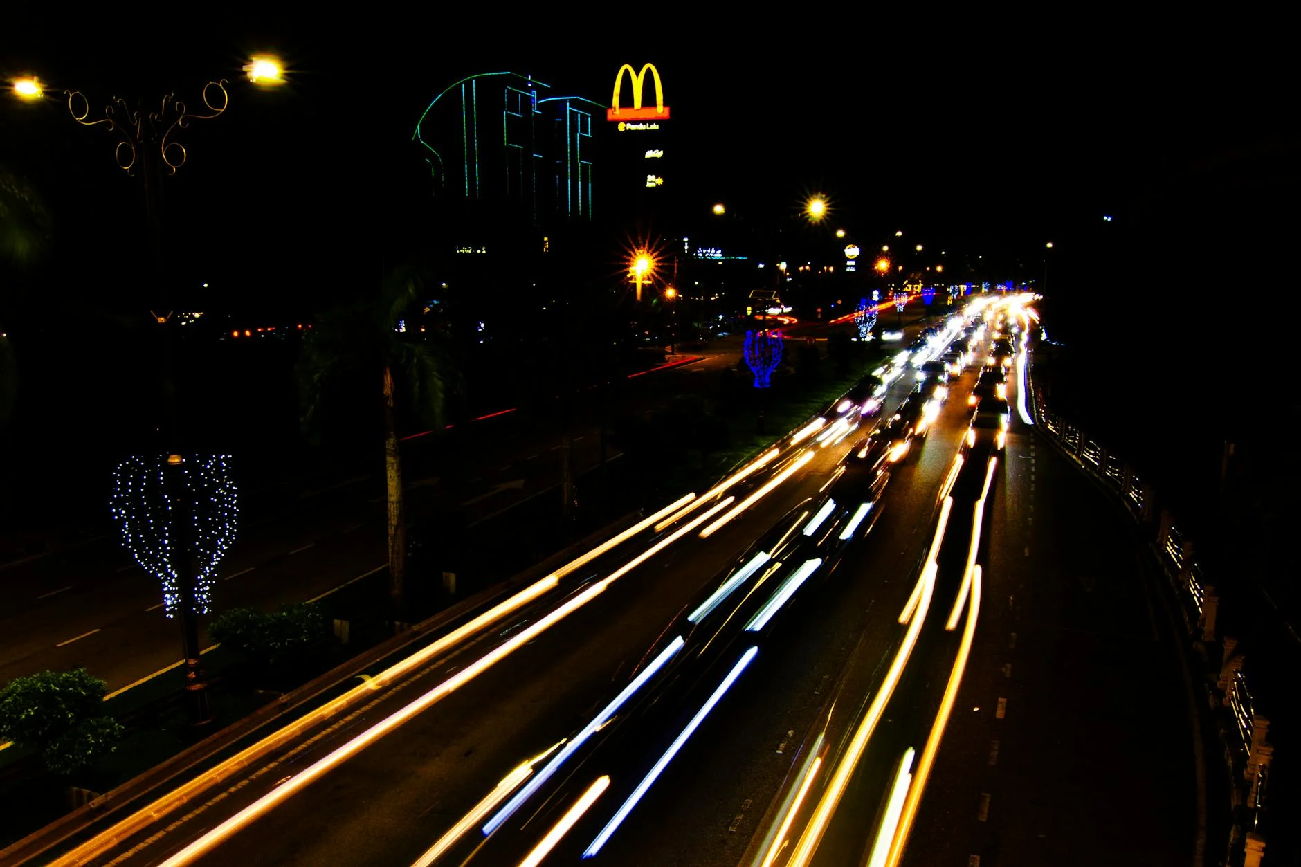 Need for Speed Heat night racing police chase neon city street