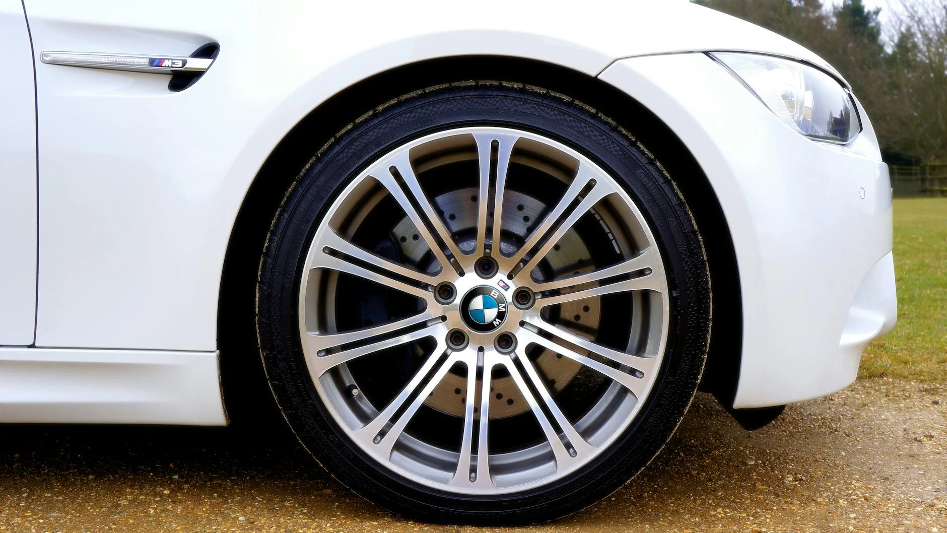 Need for Speed Most Wanted 2005 BMW M3 tuning garage upgrade screen