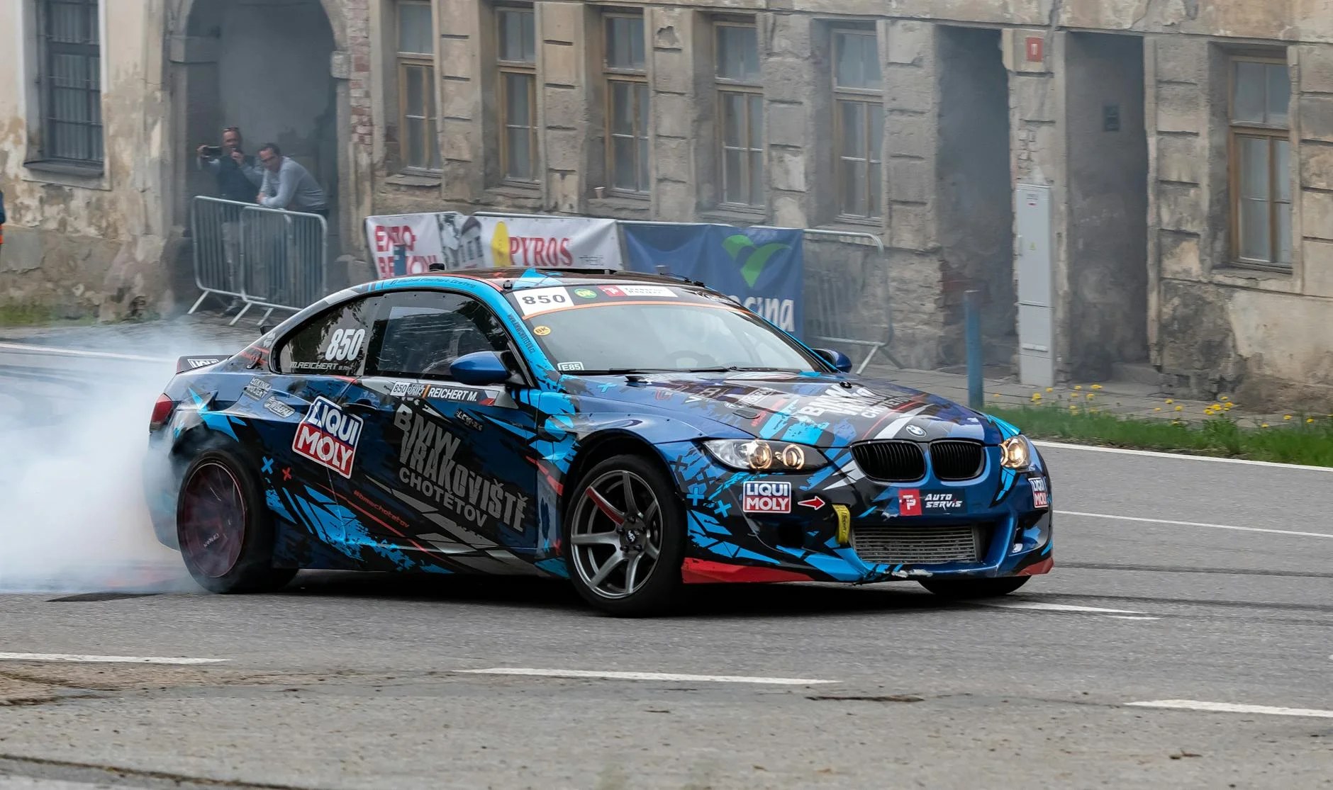 Need for Speed Carbon drift police escape city streets