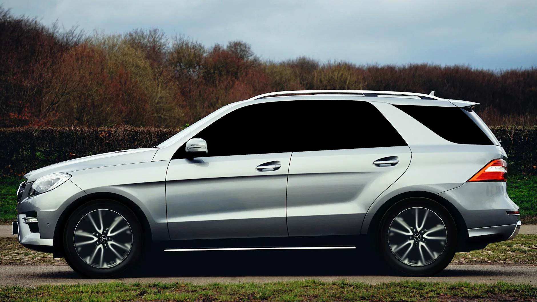 Mercedes-Benz ML 320 first generation 1999 off-road SUV