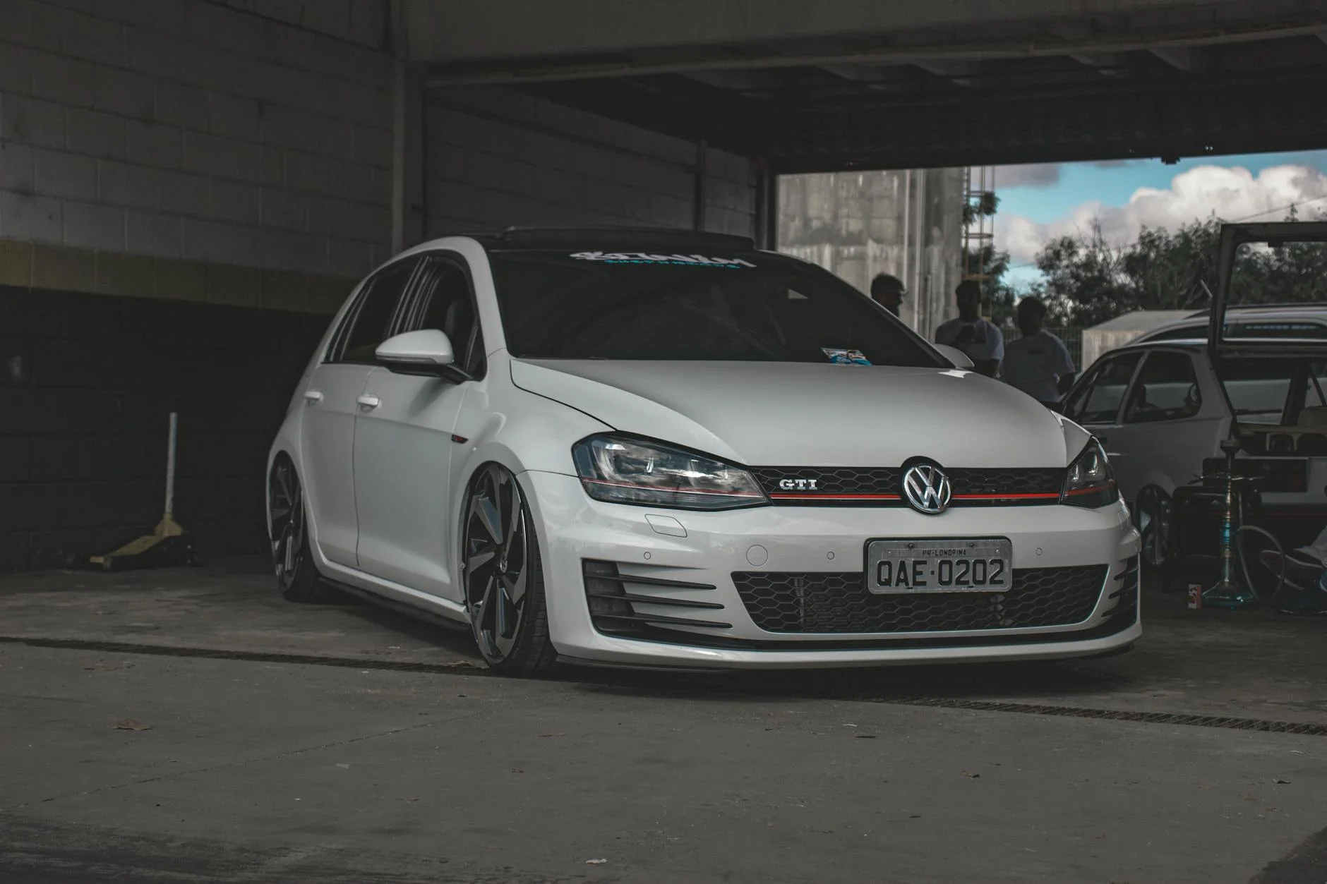 Volkswagen Golf GTI tuned street racing urban night
