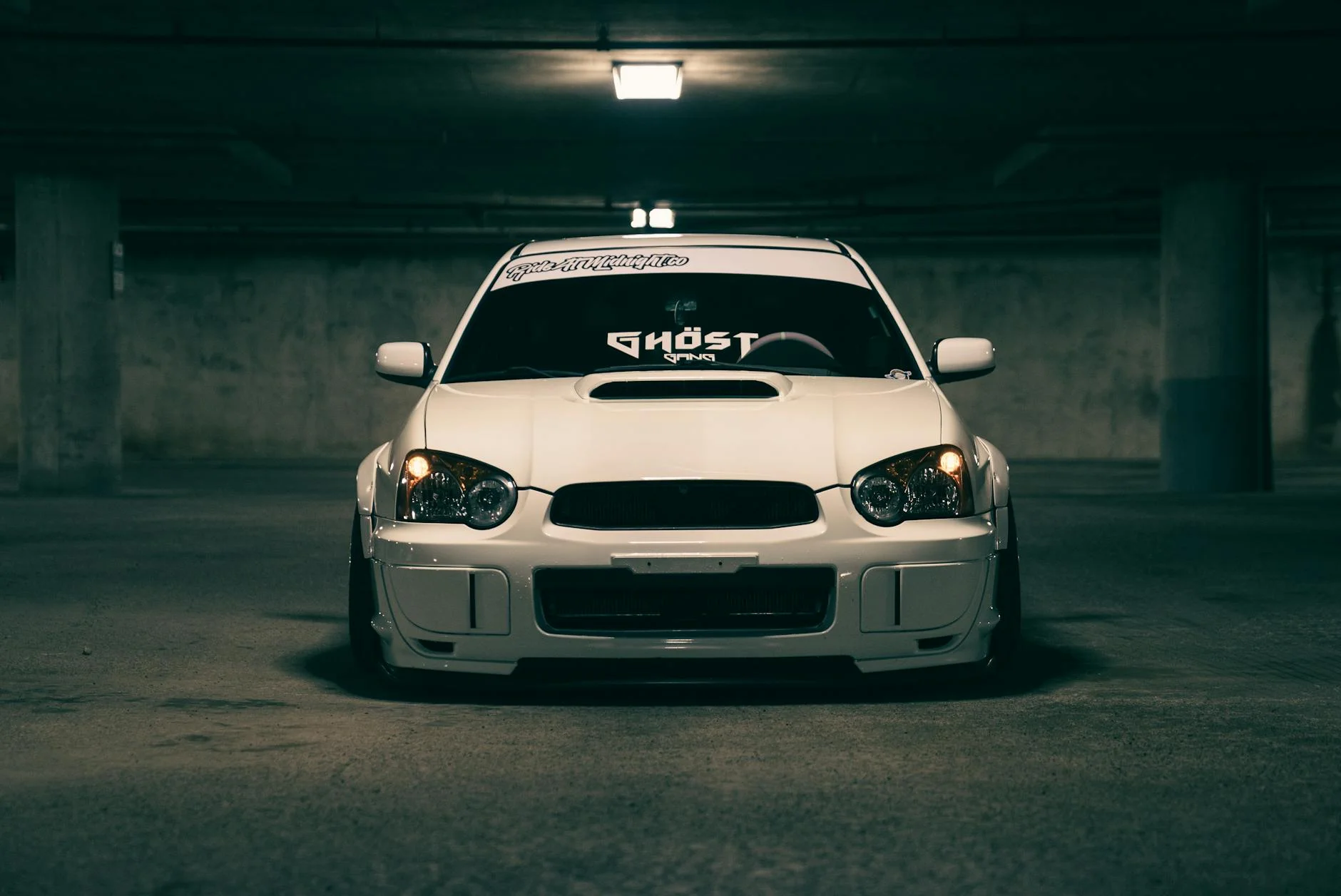 Need for Speed Underground 2 garage customization car tuning night city