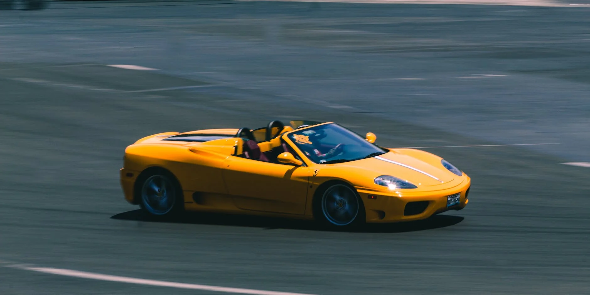 Need for Speed mountain race braking downhill sports car