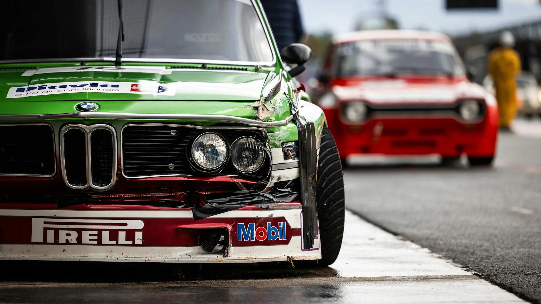 Need for Speed ProStreet track racing damaged car