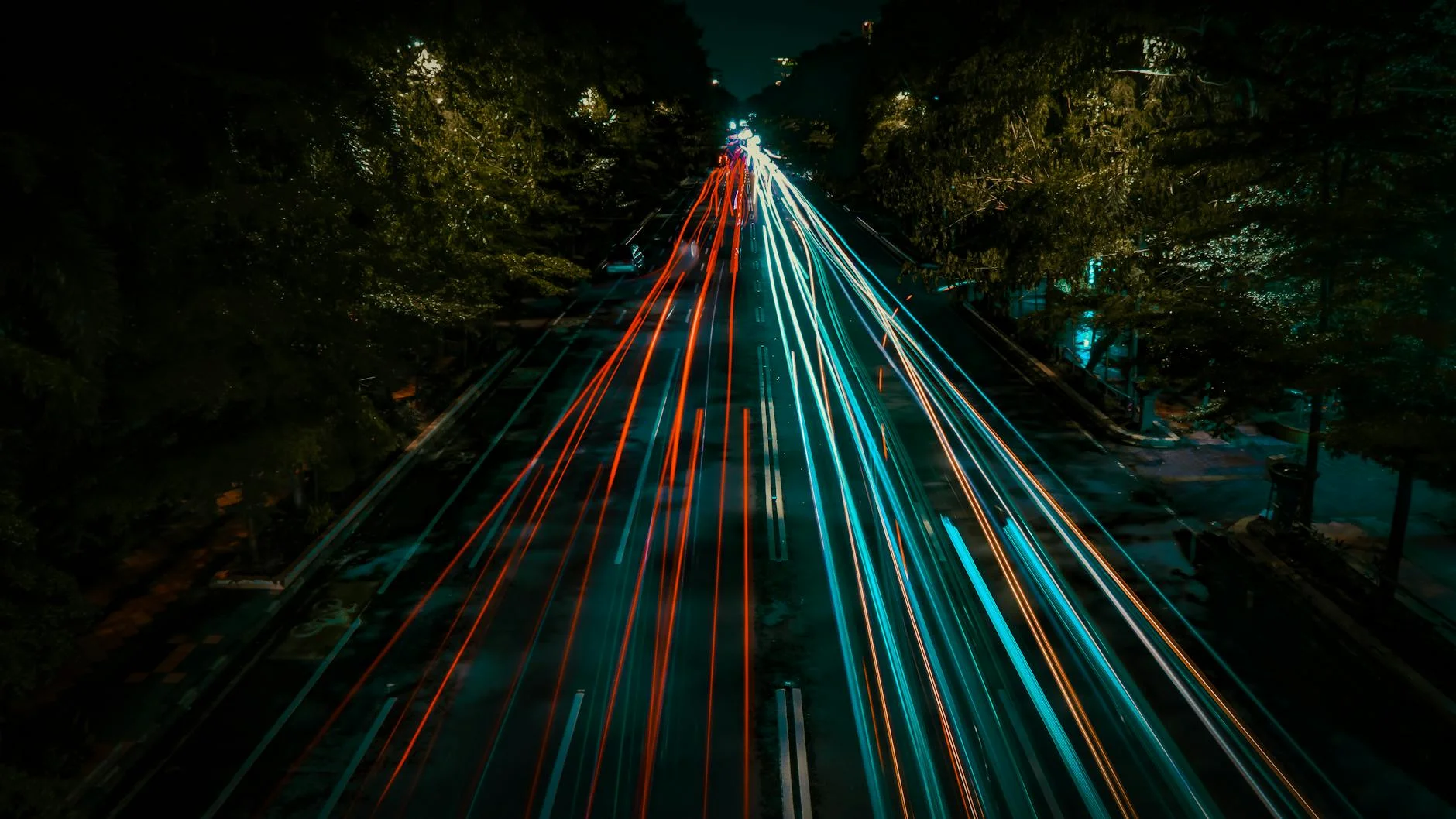 Need for Speed Unbound night street racing neon city lights 2022